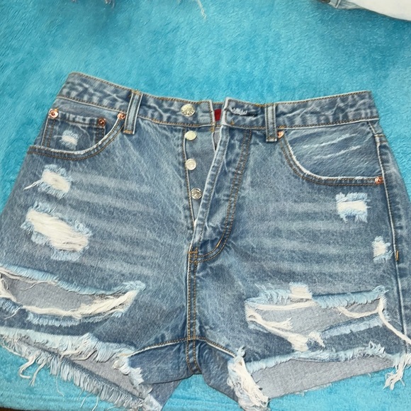 Signature 8 Women’s High Waisted and Distressed Jean Shorts — Size S/26 - Picture 3 of 7